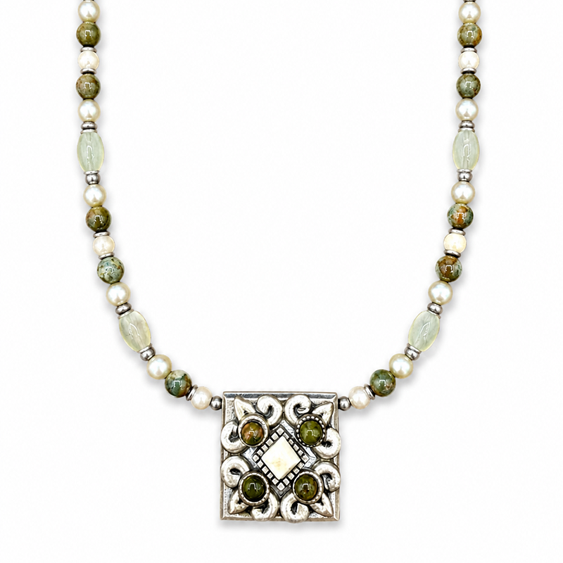Moss Garden Square Necklace