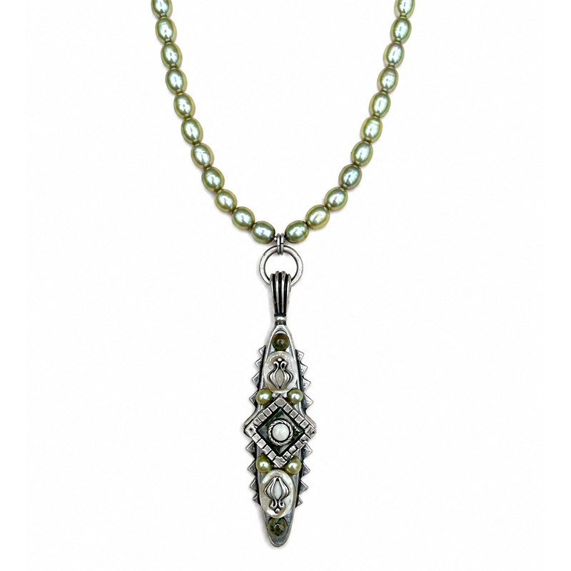 Moss Garden Long Oval Necklace